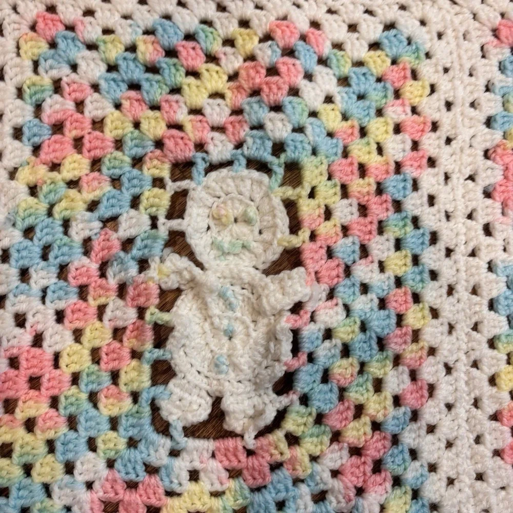 Vintage Crochet Baby Blanket Granny Square Pastel‎ Gingerbread Man Afghan Throw